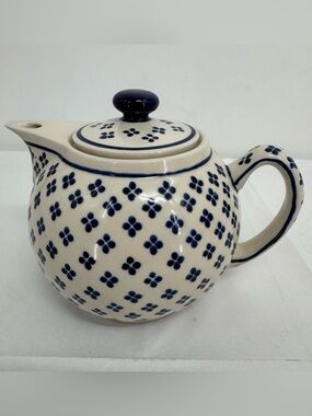Boleslawiec Handmade Polish Pottery Teapot Very Rare Pattern and Style